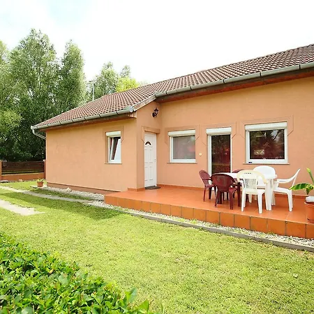 Holiday home Holiday Home Balaton H2073 Balatonoszod